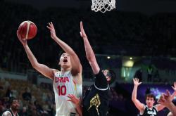 开云体育下载-亚洲球队在全球篮球赛中崭露头角，备受瞩目