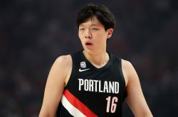 开云体育入口-包含日本男篮爆冷勇士B队，卡鲁索一己之力扛起全队的词条