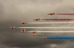 开云体育APP下载-德罗赞式爆发，浙江队巅峰对决演绎现代篮球的中距离艺术