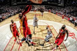 开云体育官方网站-欧冠半决赛之夜，阿克关键战不手软