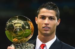 开云体育登录-戈贝尔遮天蔽日，太阳光芒尽失—内线巨兽如何主宰菲尼克斯之夜