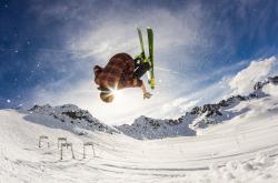 开云体育在线-绿茵场上的双重奏，京多安统治攻防，伊朗压哨绝杀埃及