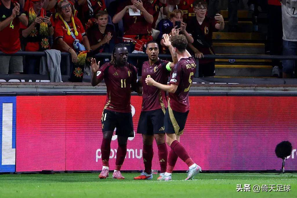 土耳其翻盘莱比锡红牛,范佩西制霸全场 土耳其翻盘莱比锡红牛,范佩西制霸全场