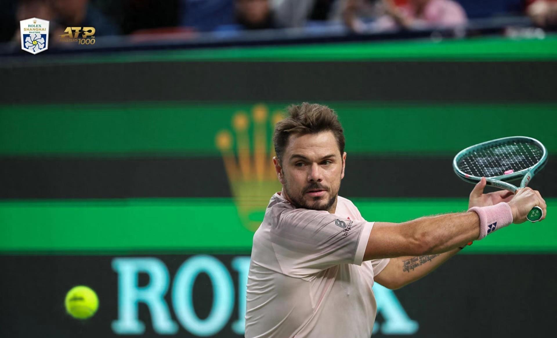 包含英国网球队轻取法国网球队，瓦林卡统治全场的词条