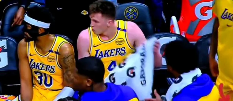 包含湖人血洗马刺，贝弗利一己之力扛起全队的词条