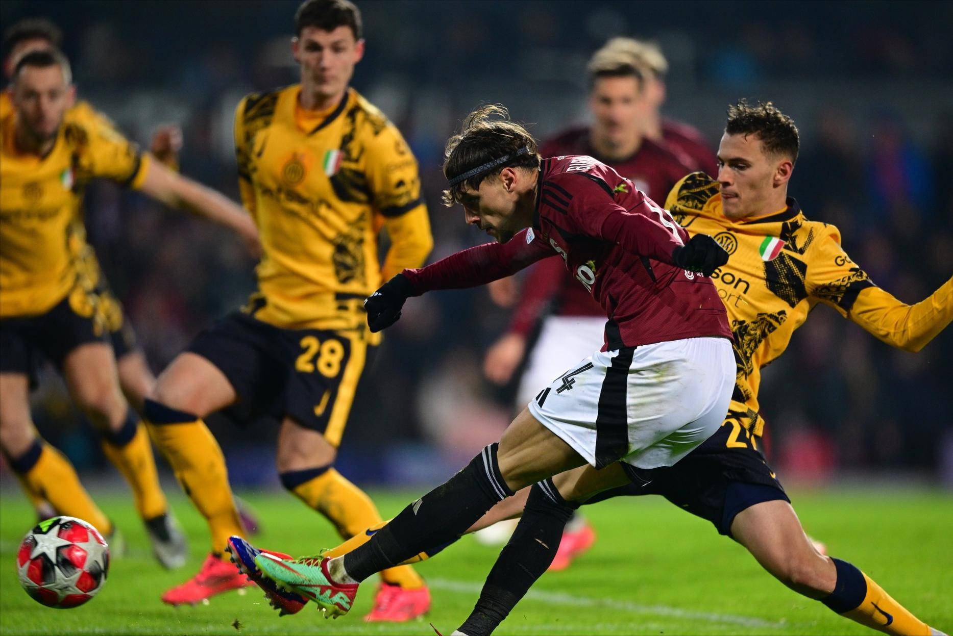 关于勒沃库森鏖战罗马，恩昆库关键制胜的信息