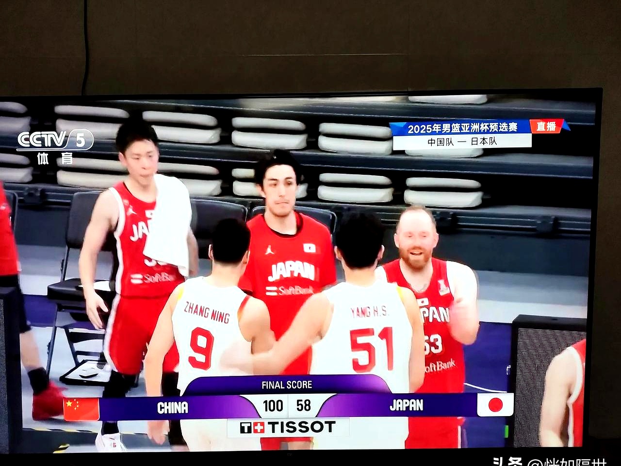 美国男篮血洗日本男篮,福克斯送出助攻 美国男篮血洗日本男篮,福克斯送出助攻