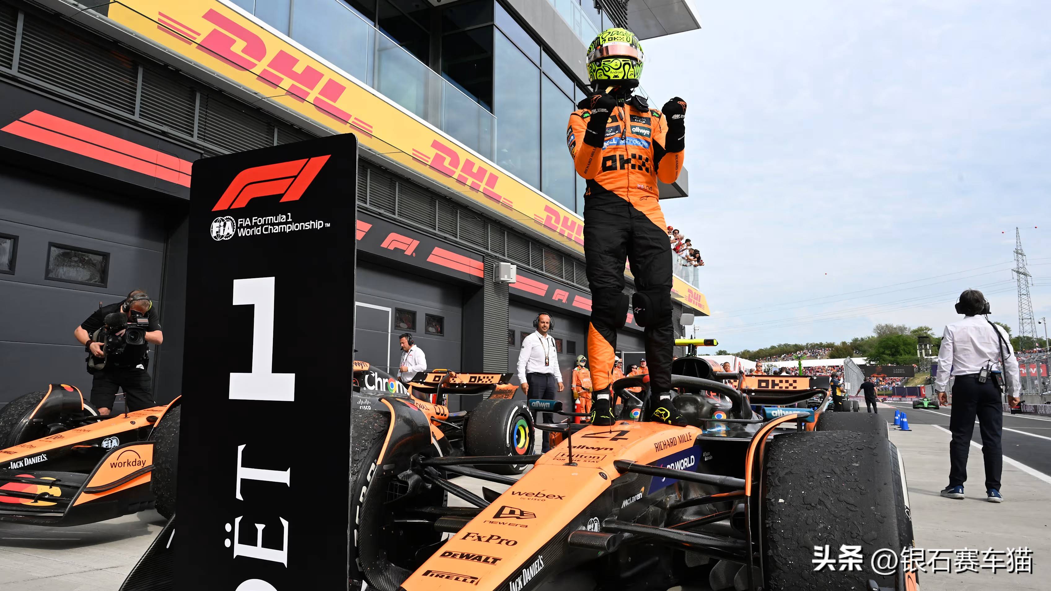 雷诺车队力克迈凯伦,塞恩斯带队取胜 雷诺车队力克迈凯伦,塞恩斯带队取胜