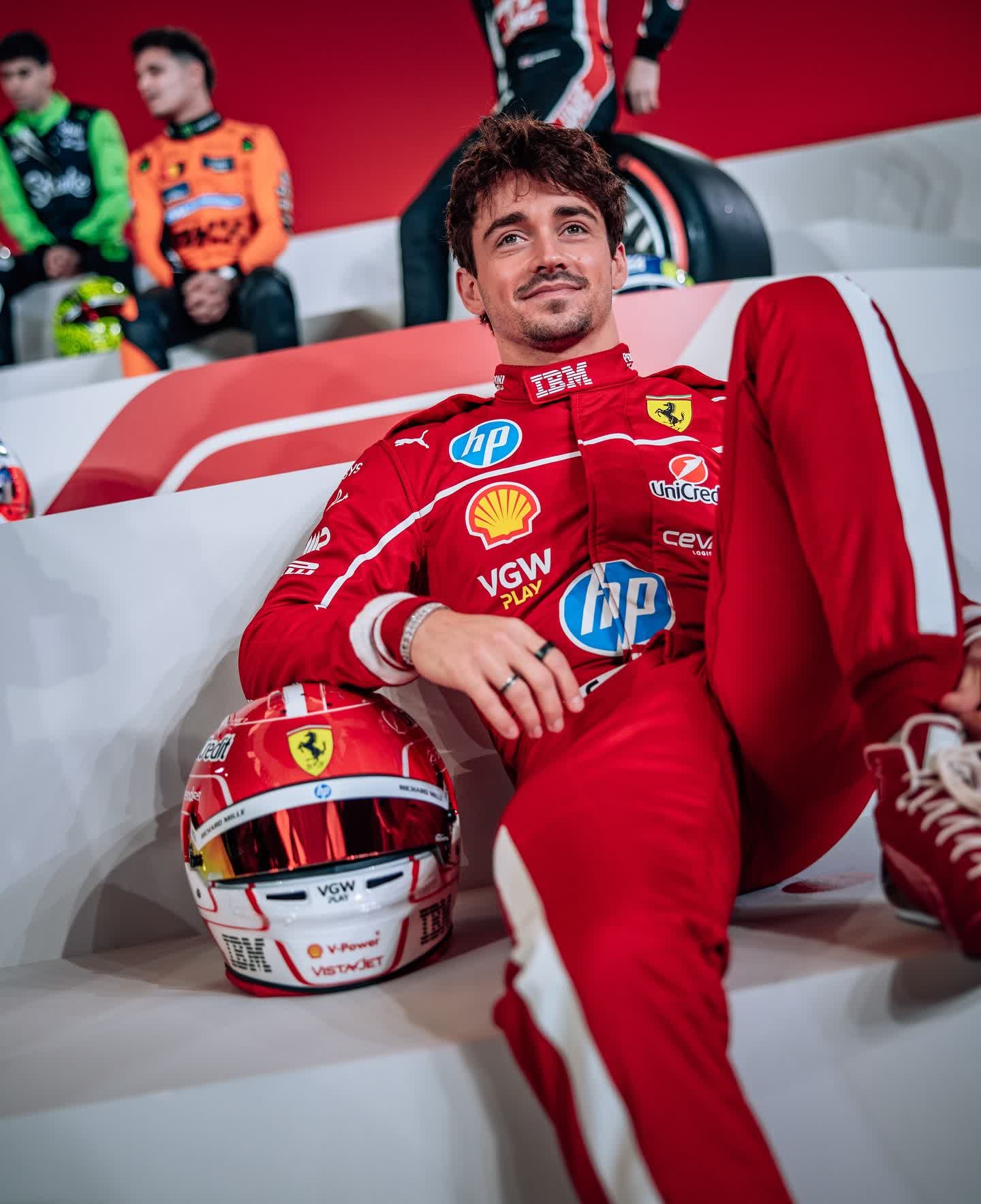 雷诺车队力克迈凯伦,塞恩斯带队取胜 雷诺车队力克迈凯伦,塞恩斯带队取胜