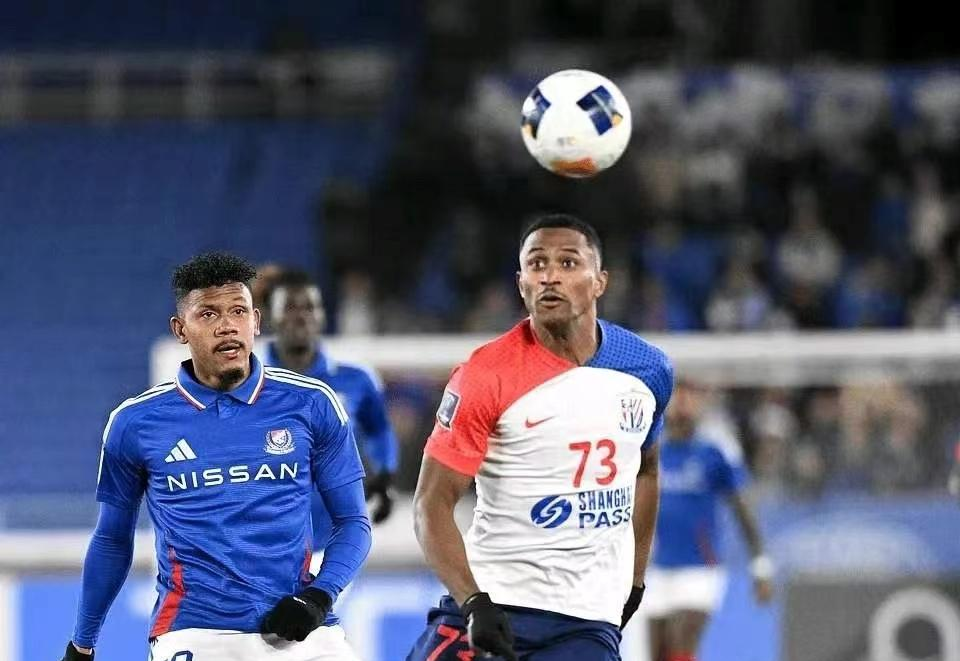 关于亚眠队球员展现高超技术，助力取胜的信息