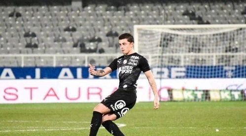 关于亚眠队球员展现高超技术，助力取胜的信息