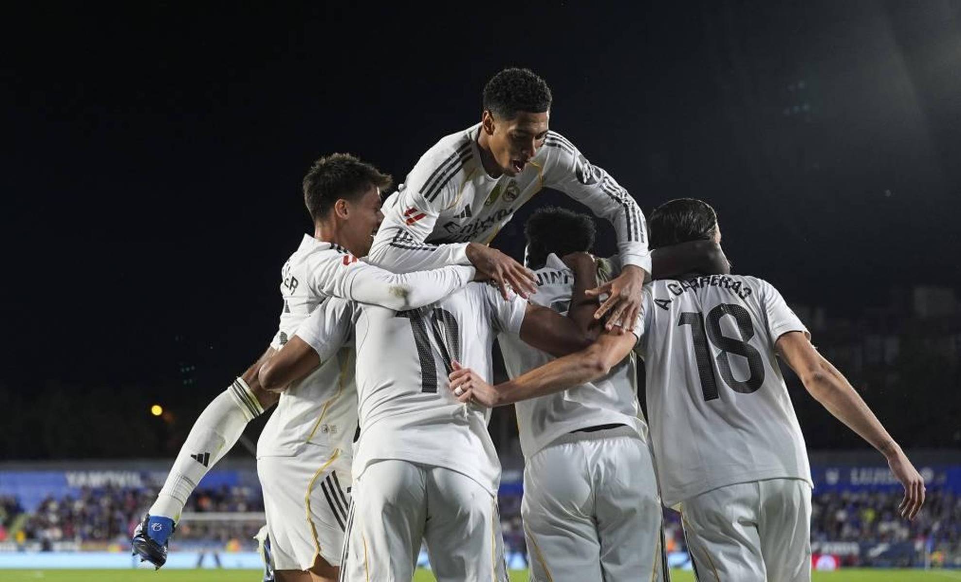 包含赫塔菲逼平瓦伦西亚，两队鏖战的词条