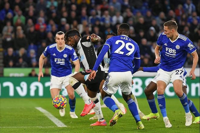 巴萨战平对手，出局阴霾笼罩的简单介绍