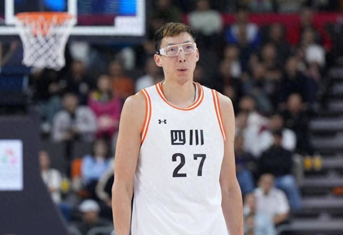 包含凯尔特人力克江苏队，周琦刷新纪录的词条