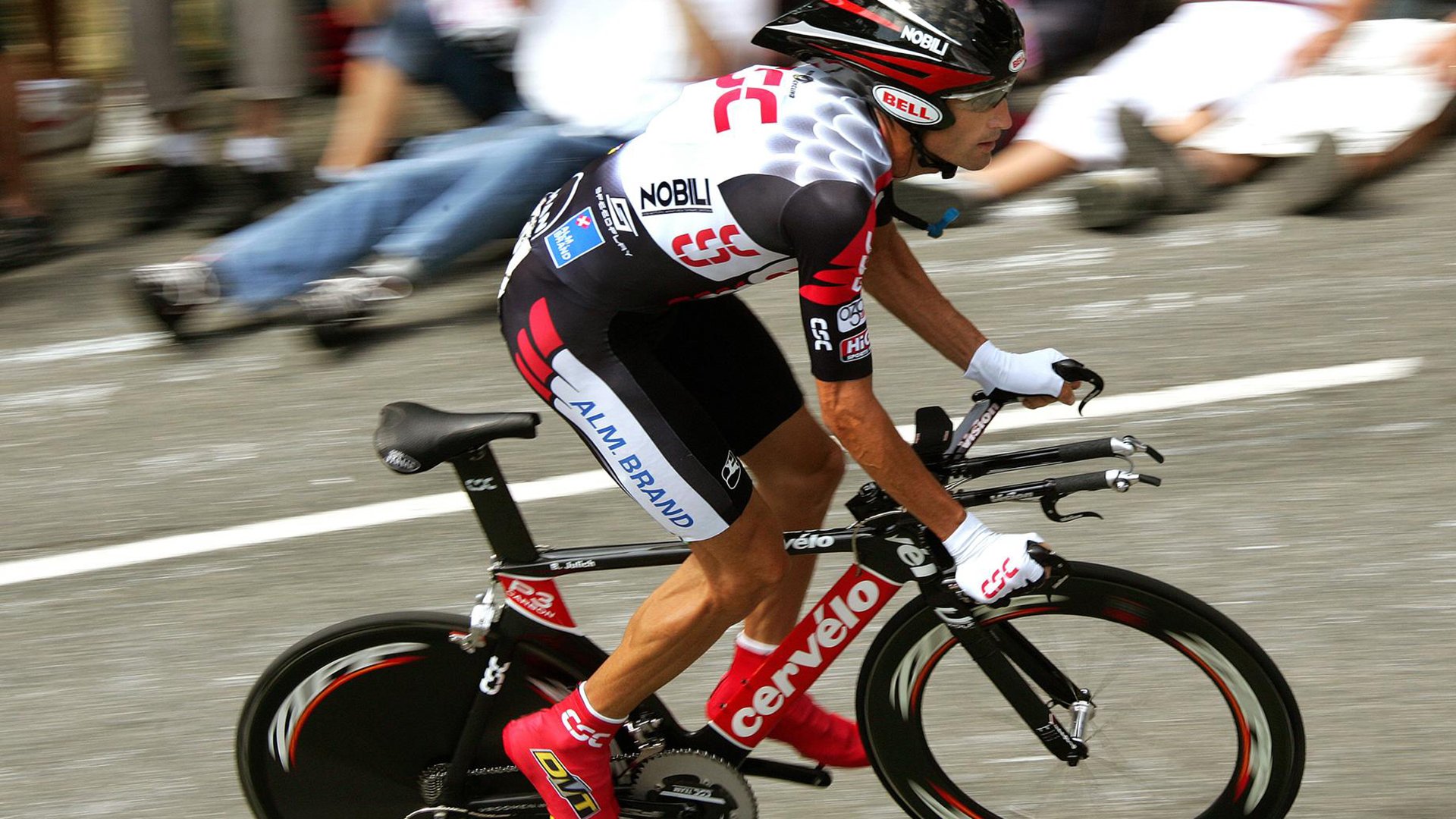 赛道与球场，当F1争冠焦点战遇上热火爆冷雷霆