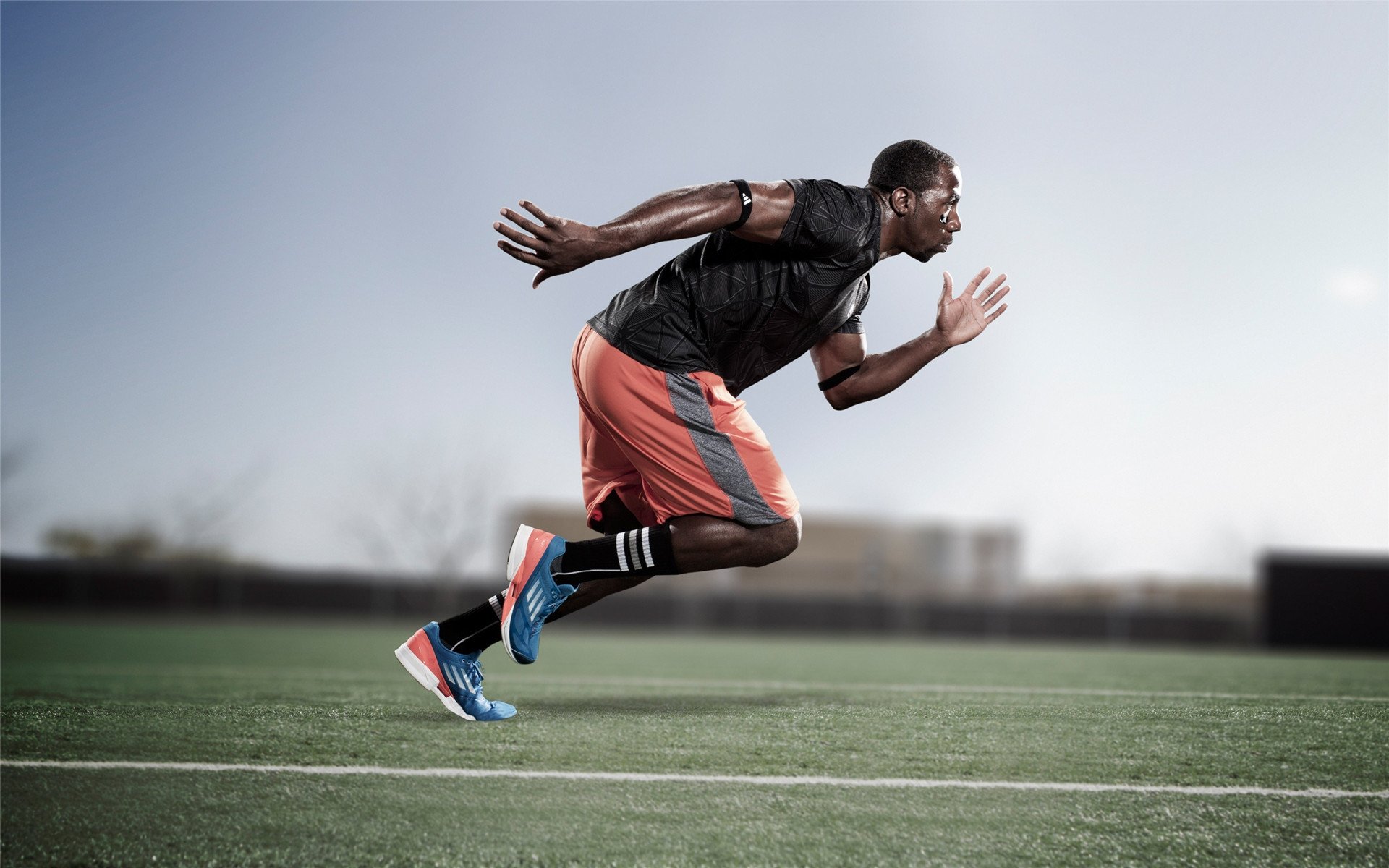 英超争冠之夜，迪亚斯全程高能输出，一锤定音铸就传奇